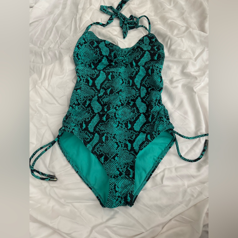 Bathing suit